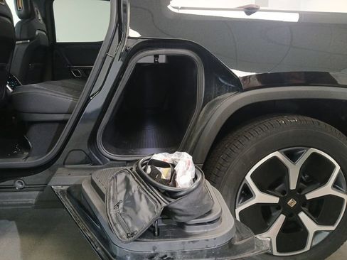 Used 2024 Rivian R1T Adventure AWD/4WD image 25