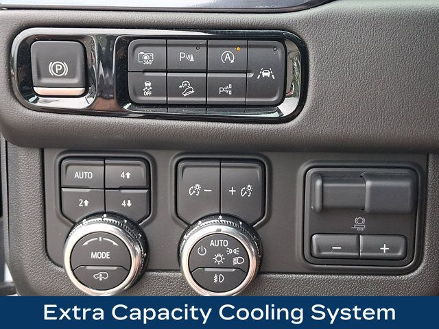 Used 2025 GMC Yukon XL AT4 AWD/4WD image 9