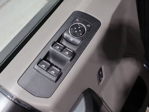 Used 2019 Ford F150 XLT w/ Equipment Group 302A Luxury AWD/4WD image 14