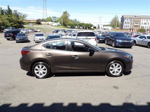 Used 2015 MAZDA MAZDA3 i SV image 8
