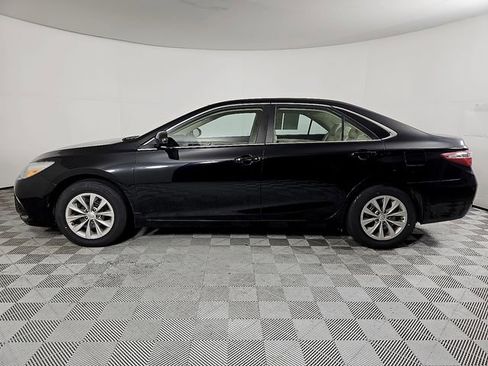 Used 2016 Toyota Camry LE image 7
