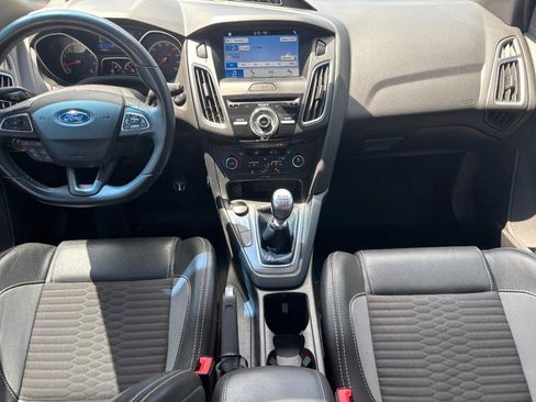 Used 2018 Ford Focus ST w/ Equipment Group 401A FWD image 15