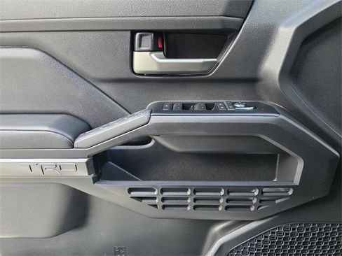 Certified 2025 Toyota Tacoma TRD Sport image 18