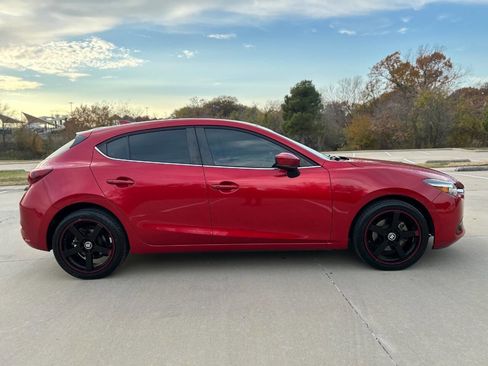 Used 2017 MAZDA MAZDA3 Grand Touring image 5