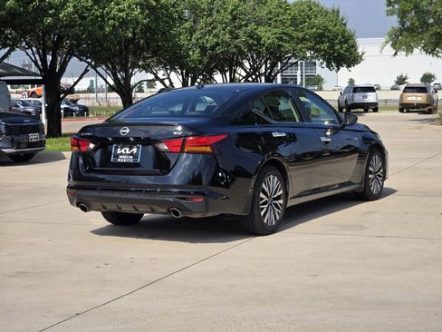 Used 2024 Nissan Altima 2.5 SV w/ SV Premium Package FWD image 4