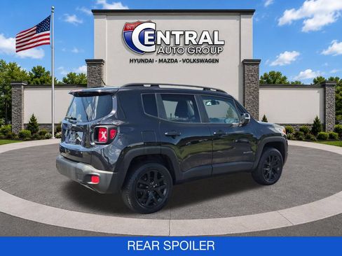 Used 2016 Jeep Renegade Latitude AWD/4WD image 8