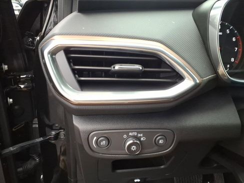 Used 2023 Chevrolet TrailBlazer ACTIV w/ Convenience Package image 30