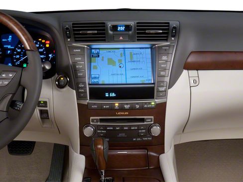 Used 2010 Lexus LS 460 RWD image 21