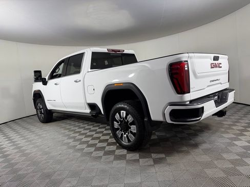 Used 2024 GMC Sierra 3500 Denali w/ Denali Reserve Package image 10