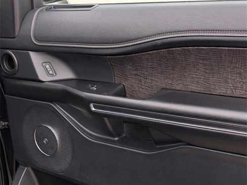 Used 2019 Ford Expedition Max Limited image 36