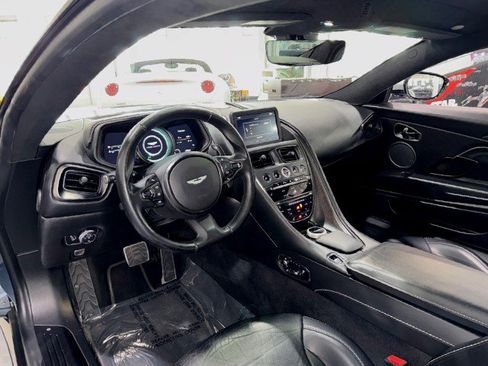 Used 2019 Aston Martin DB11 Coupe image 47