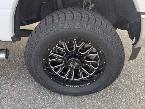 Used 2018 Ford F250 XLT w/ FX4 Off-Road Package AWD/4WD image 11