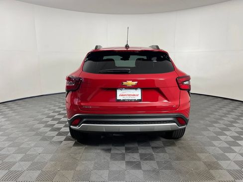 Certified 2026 Chevrolet Trax LT w/ Driver Confidence Package FWD image 4