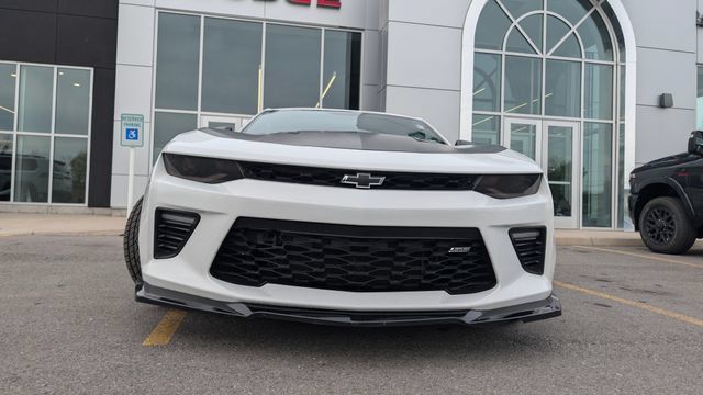 Used 2018 Chevrolet Camaro SS RWD image 2