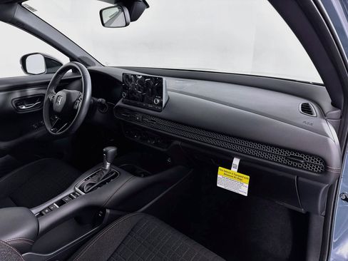 Certified 2025 Honda HR-V Sport image 26
