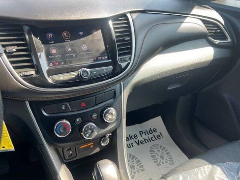 Used 2020 Chevrolet Trax LT FWD image 10