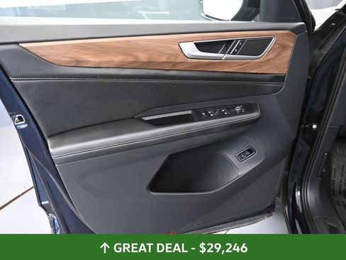 Used 2024 Volkswagen Atlas SE image 21