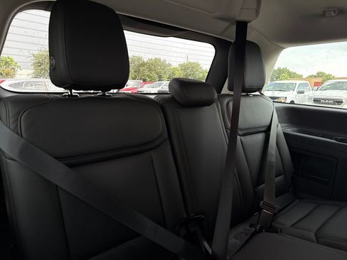 Used 2025 Ford Expedition Active RWD image 31