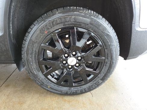 Used 2023 GMC Acadia SLT image 67