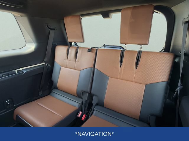 Used 2025 Lexus GX 550 w/ Accessory Package (2T) AWD/4WD image 18