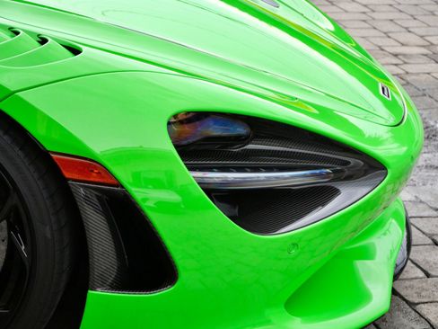 Used 2024 McLaren 750S Spider RWD image 17