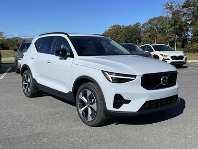 New 2026 Volvo XC40 B5 Plus w/ Protection Package Premier