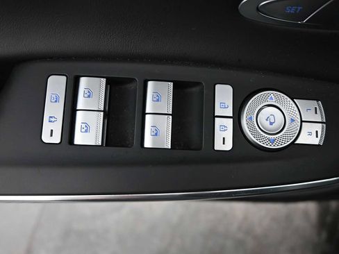 Used 2024 Genesis GV70 2.5T w/ Sport Prestige Package AWD/4WD image 21