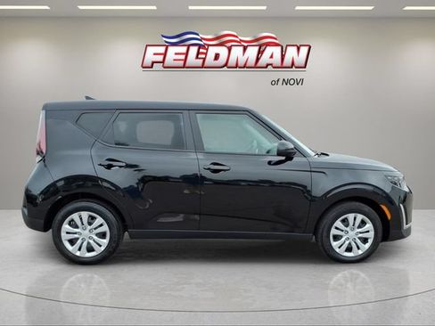 Used 2023 Kia Soul LX FWD image 16