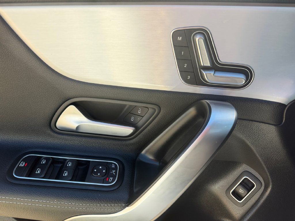 Used 2025 Mercedes-Benz CLA 250 image 19