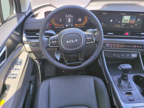 New 2026 Kia Carnival image 16