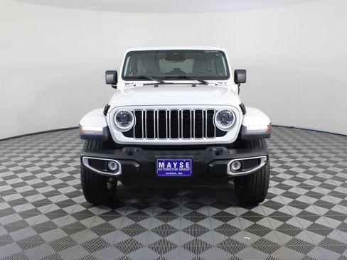 Used 2025 Jeep Wrangler Unlimited Sahara AWD/4WD image 25