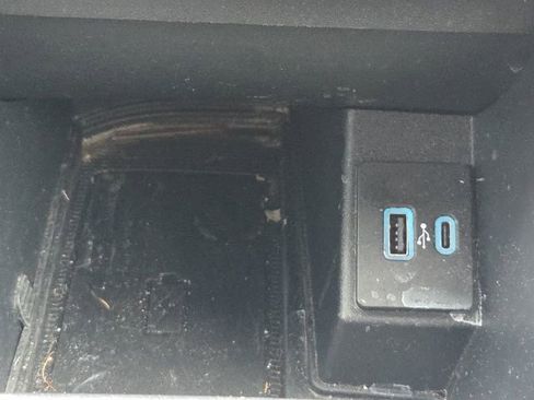 Used 2022 Ford Edge ST-Line w/ Class II Trailer Tow Package image 36