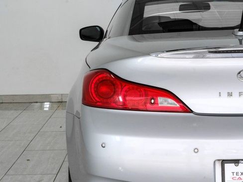Used 2011 INFINITI G37 Convertible w/ Premium Pkg RWD image 40