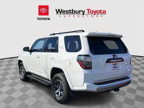 Certified 2022 Toyota 4Runner TRD Off-Road Premium image 8