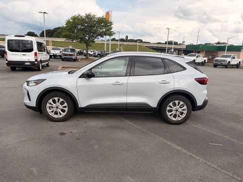 Used 2025 Ford Escape Active w/ Cold Weather Package FWD image 4