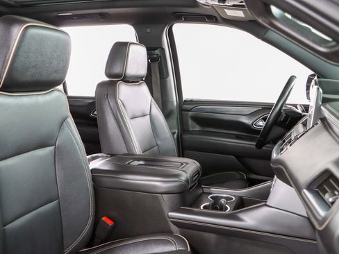 Used 2023 GMC Yukon SLT image 30