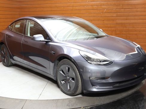 Used 2023 Tesla Model 3 Standard Range image 16