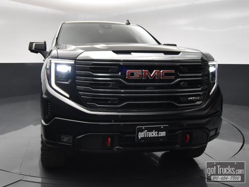 Used 2023 GMC Sierra 1500 AT4 w/ Technology Package AWD/4WD image 48