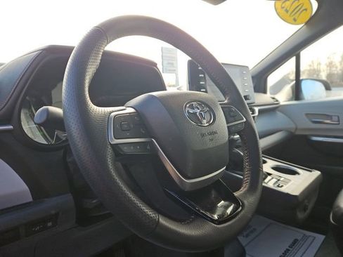Used 2023 Toyota Sienna XSE w/ XSE Plus Package image 29