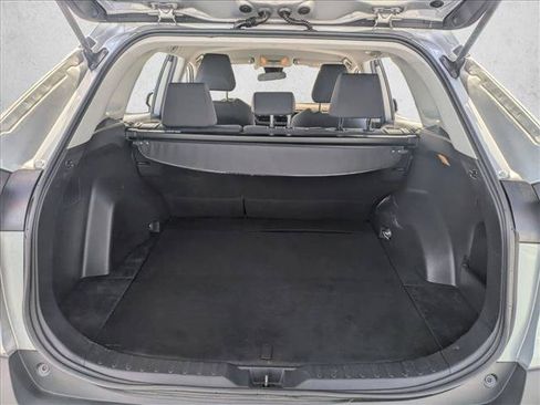 Used 2020 Toyota RAV4 XLE FWD image 17