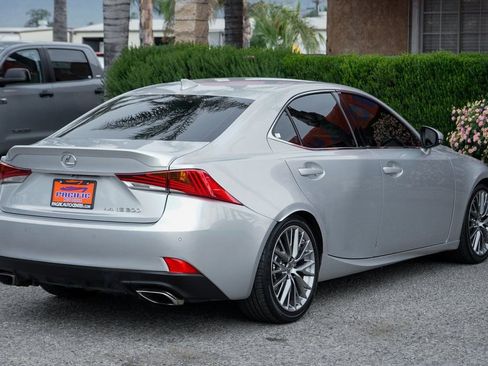 Used 2018 Lexus IS 300 AWD w/ Comfort Package image 9
