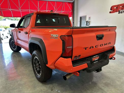 Used 2024 Toyota Tacoma TRD Off-Road w/ TRD Off Road Upgrade Package AWD/4WD image 5