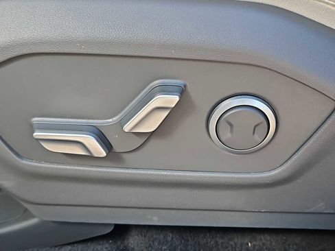 Certified 2025 Hyundai Santa Fe SEL image 17