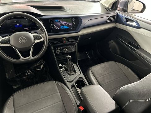 Used 2024 Volkswagen Taos SE image 23