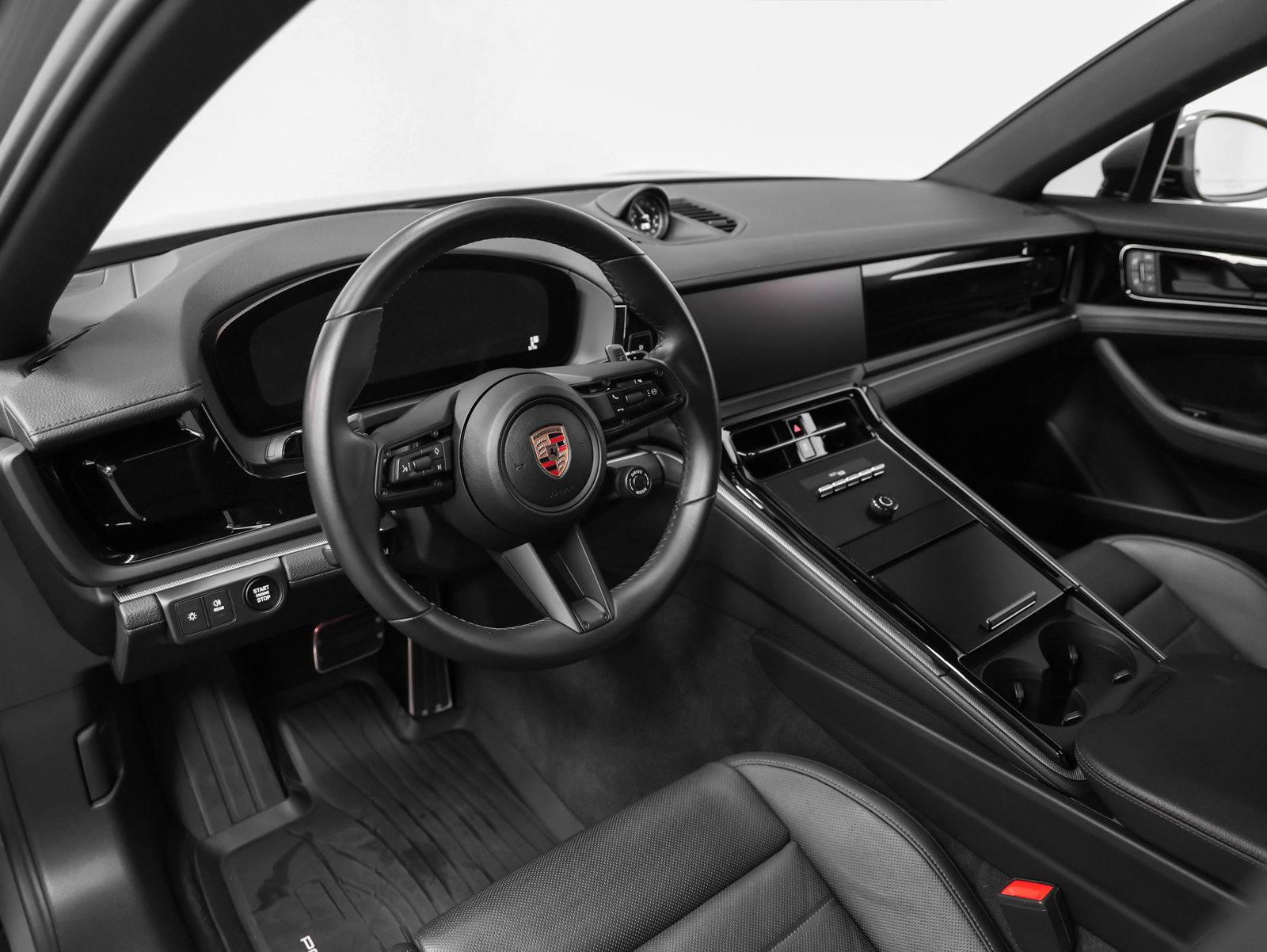 Certified 2025 Porsche Panamera 4 AWD/4WD image 4