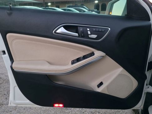 Used 2018 Mercedes-Benz GLA 250 image 14