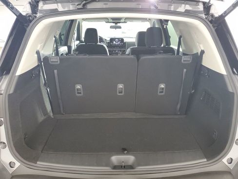 New 2025 Nissan Pathfinder SV image 32