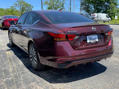 Used 2024 Nissan Altima 2.5 SV AWD/4WD image 7