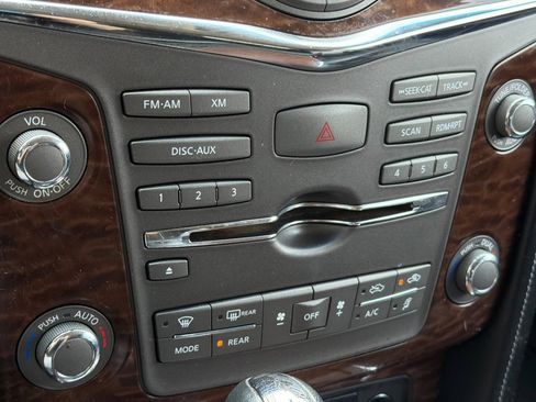Used 2017 Nissan Armada Platinum w/ Interior Lighting Package AWD/4WD image 22