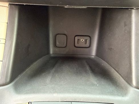 Used 2019 GMC Acadia Denali w/ Technology Package FWD image 25